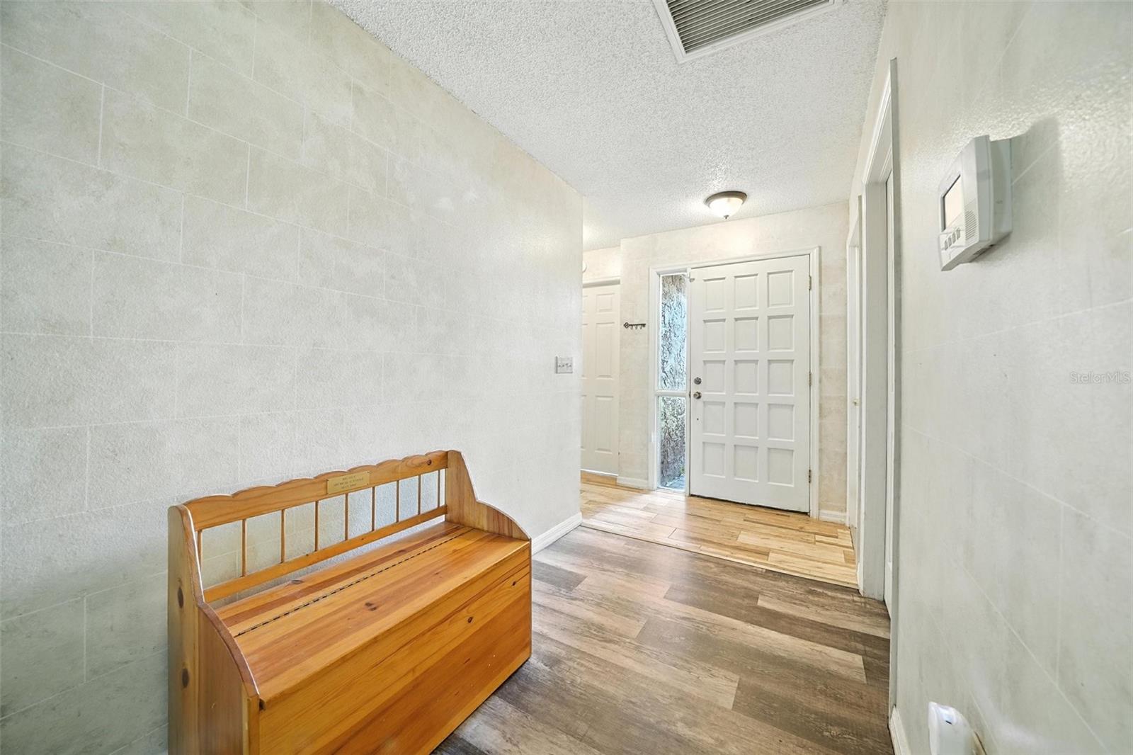 Listing photo id 1 for 22422 Stillwood Drive