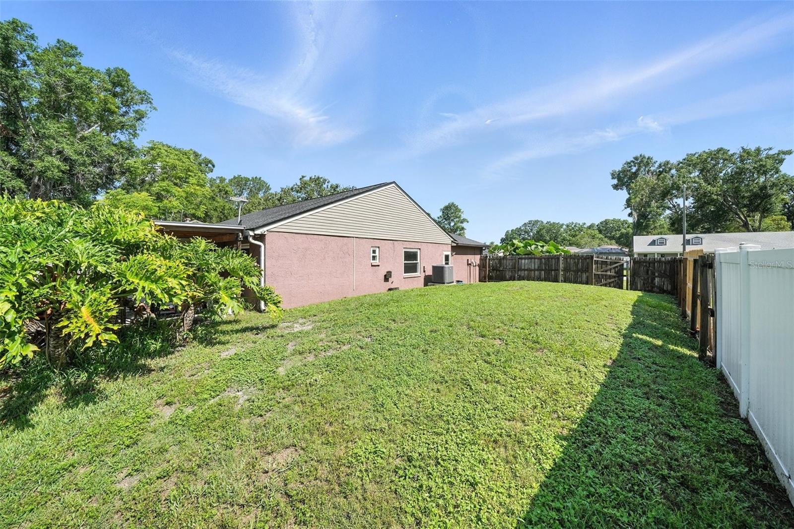 Listing photo id 33 for 22422 Stillwood Drive