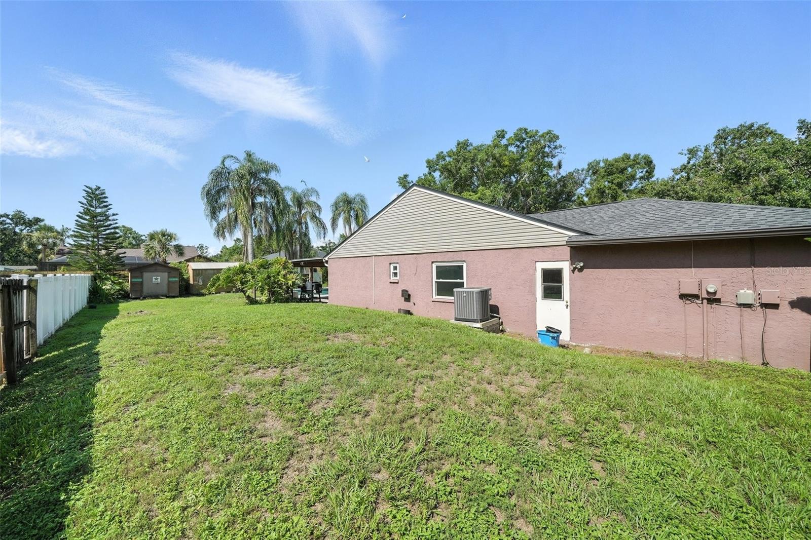 Listing photo id 34 for 22422 Stillwood Drive