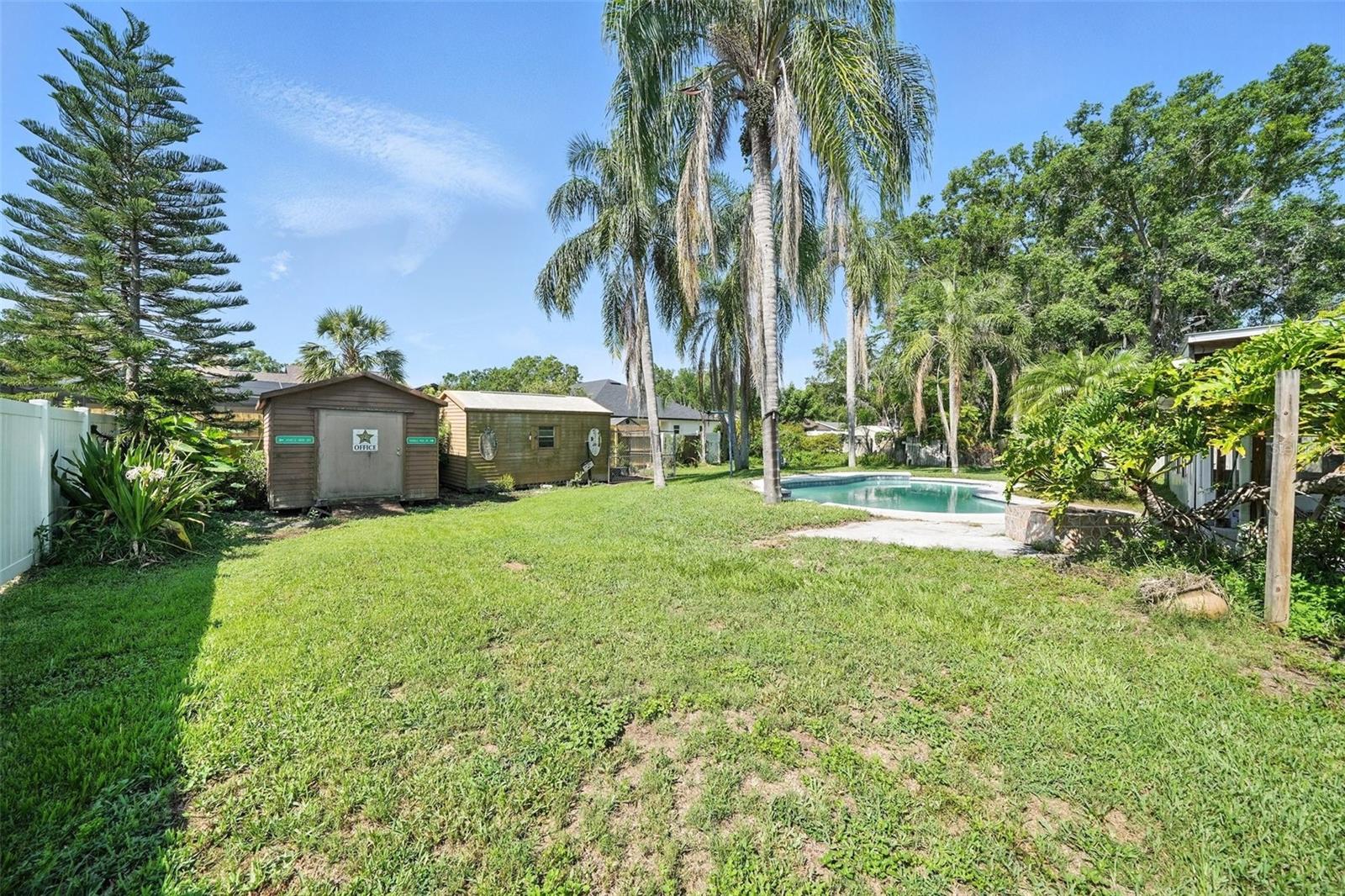 Listing photo id 36 for 22422 Stillwood Drive