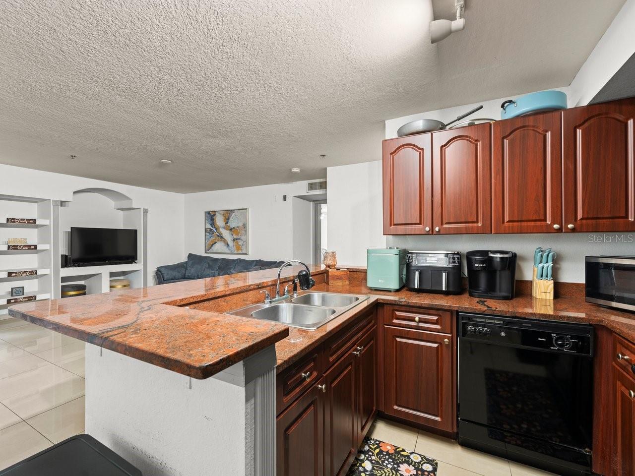 Image 15 of 36 For 12912 Arbor Isle Drive 202