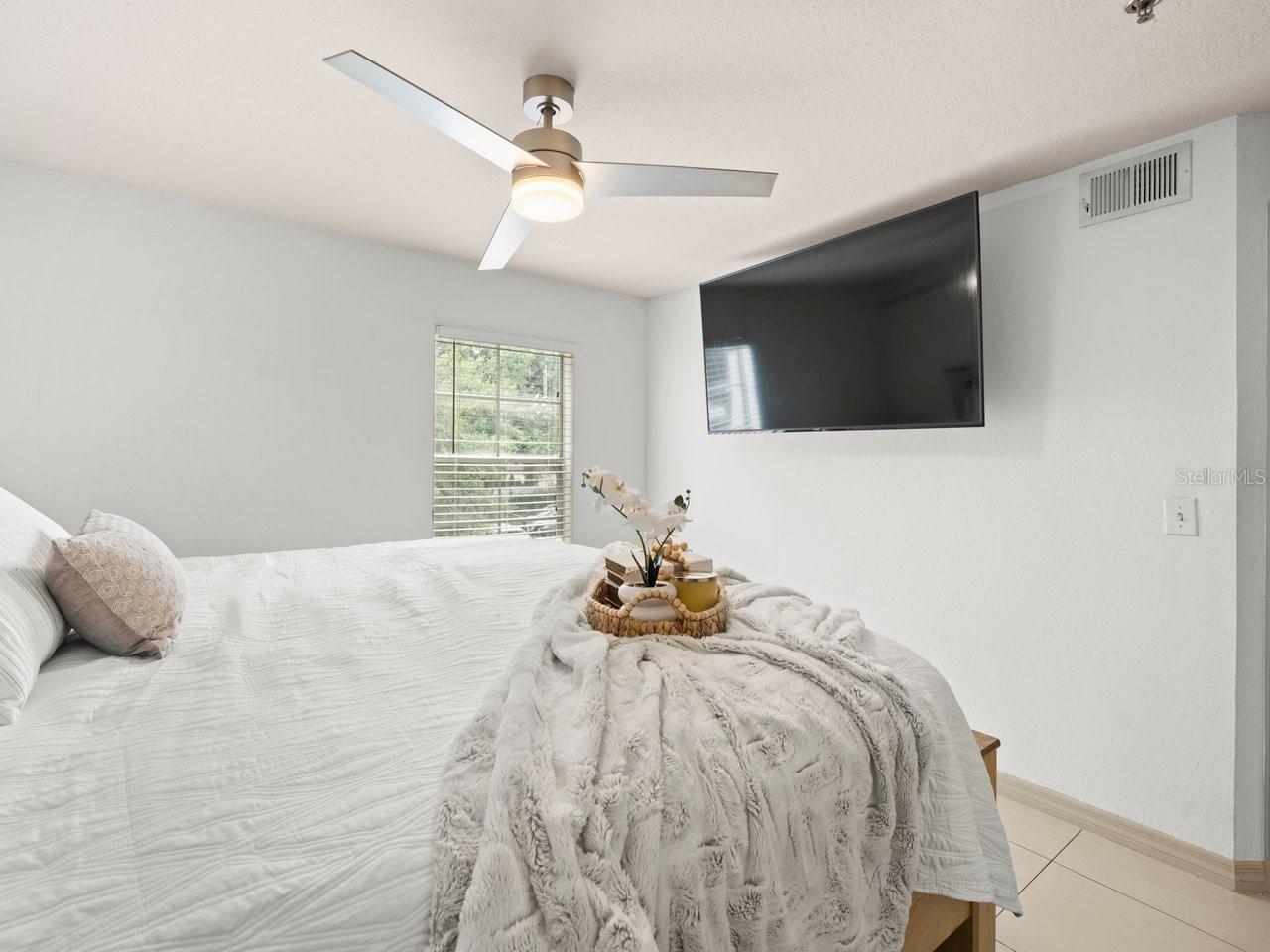 Image 18 of 36 For 12912 Arbor Isle Drive 202
