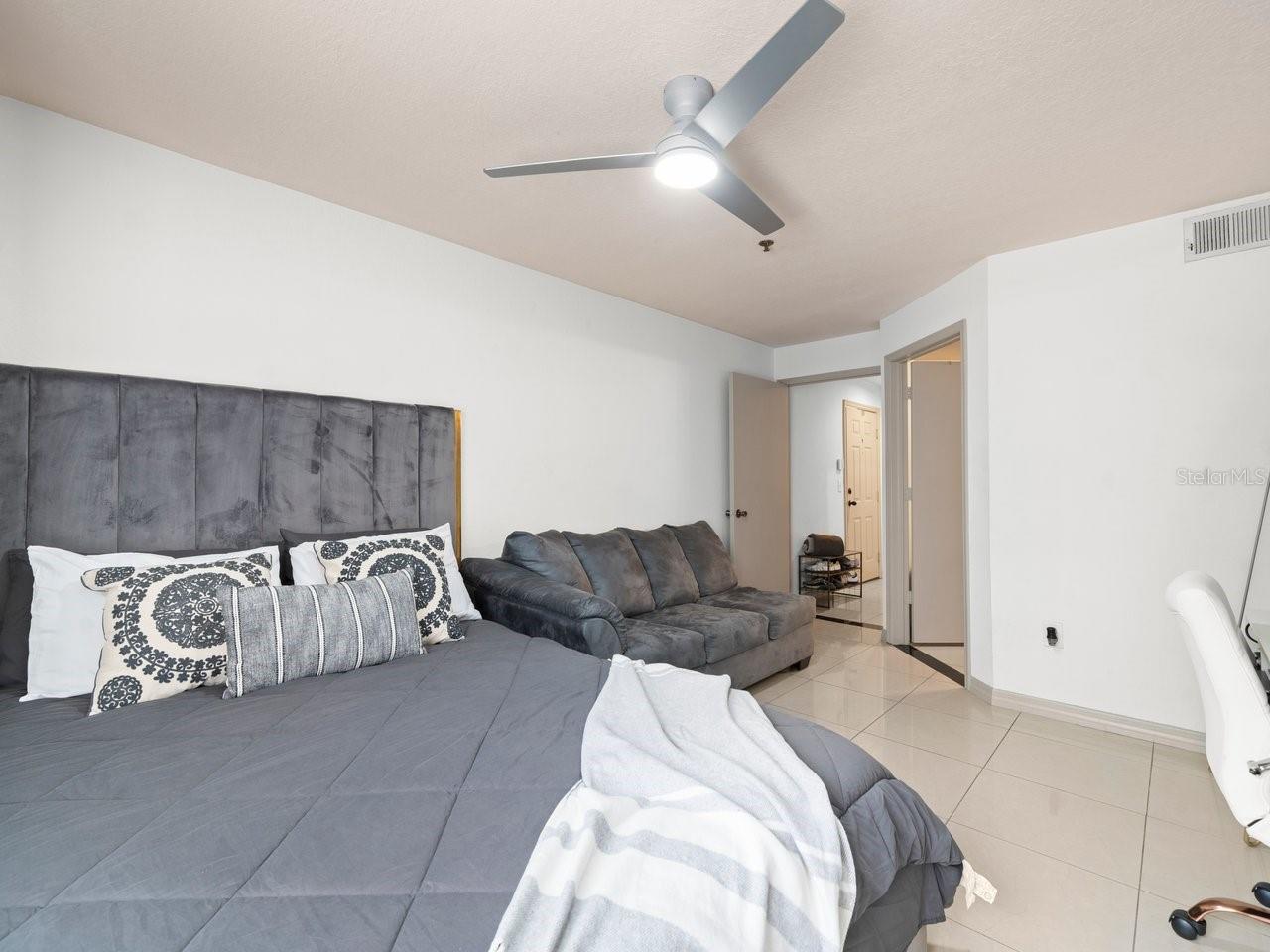 Image 23 of 36 For 12912 Arbor Isle Drive 202