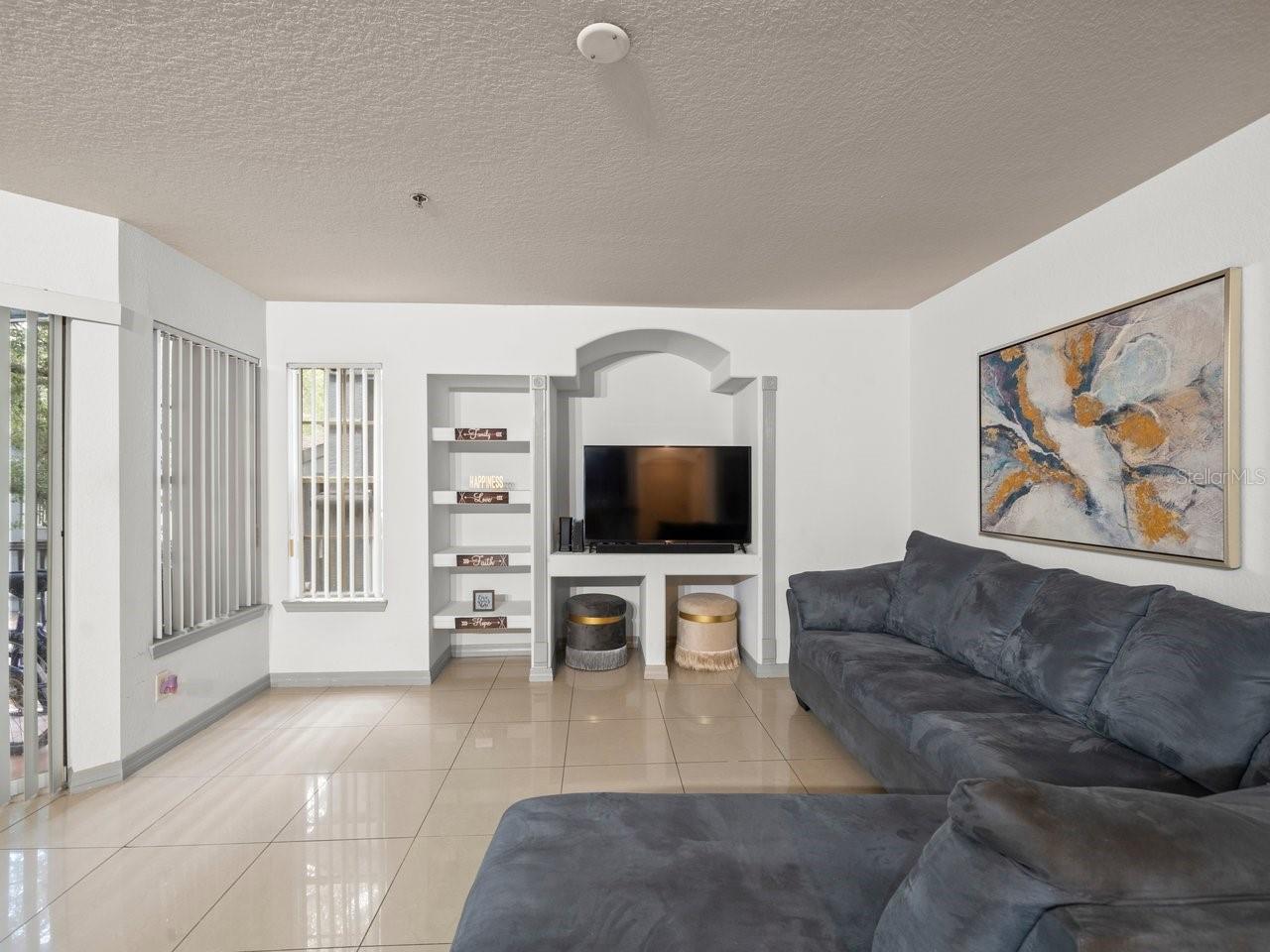Image 5 of 36 For 12912 Arbor Isle Drive 202