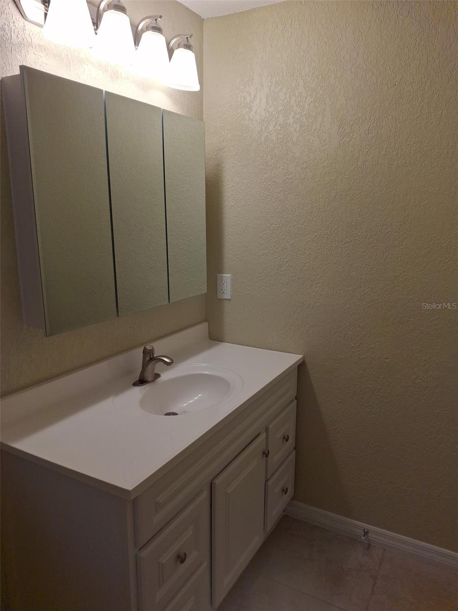 Image 7 of 11 For 4259 40 Avenue N