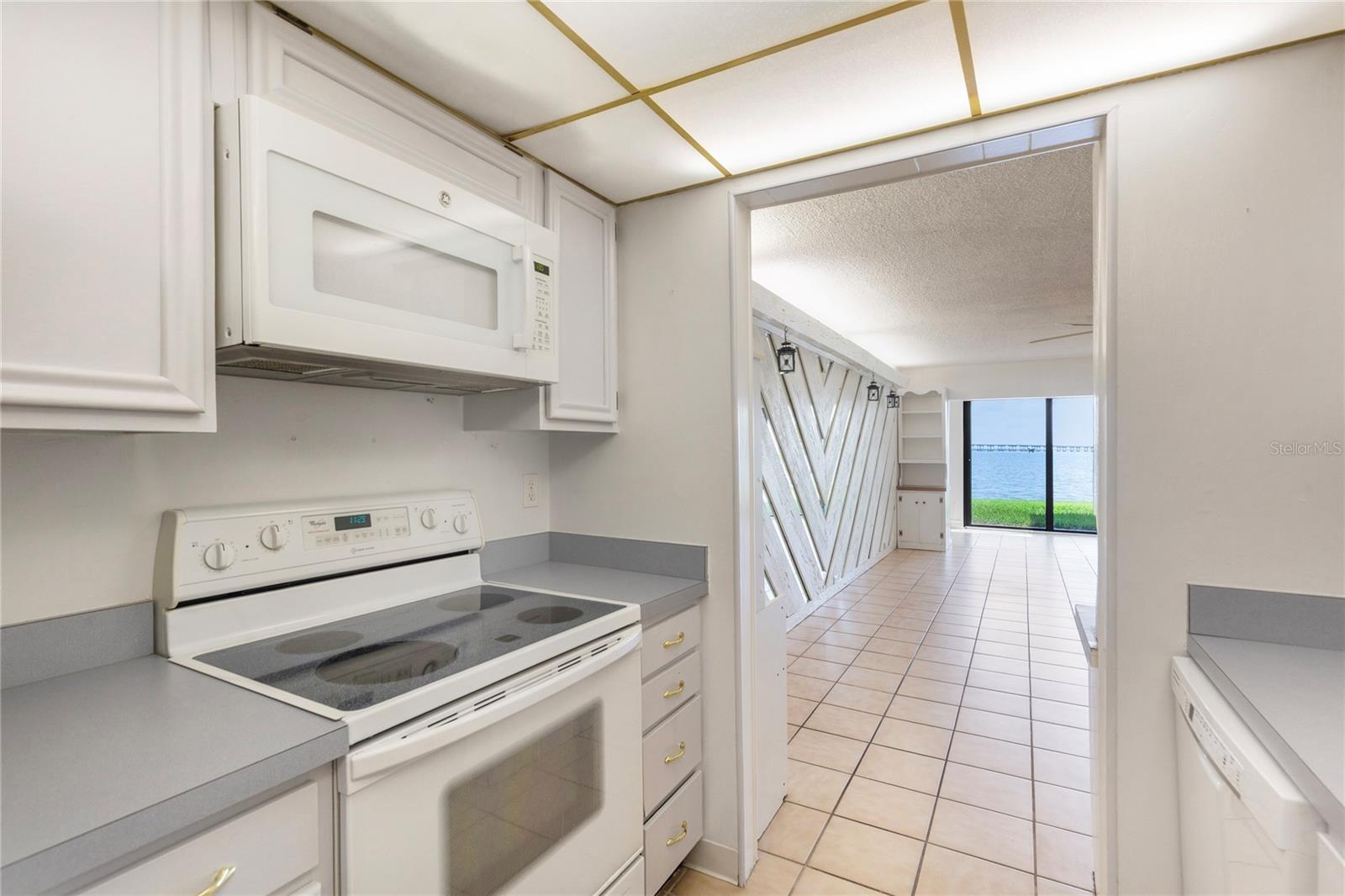 Image 13 of 59 For 2980 Haines Bayshore Road 105