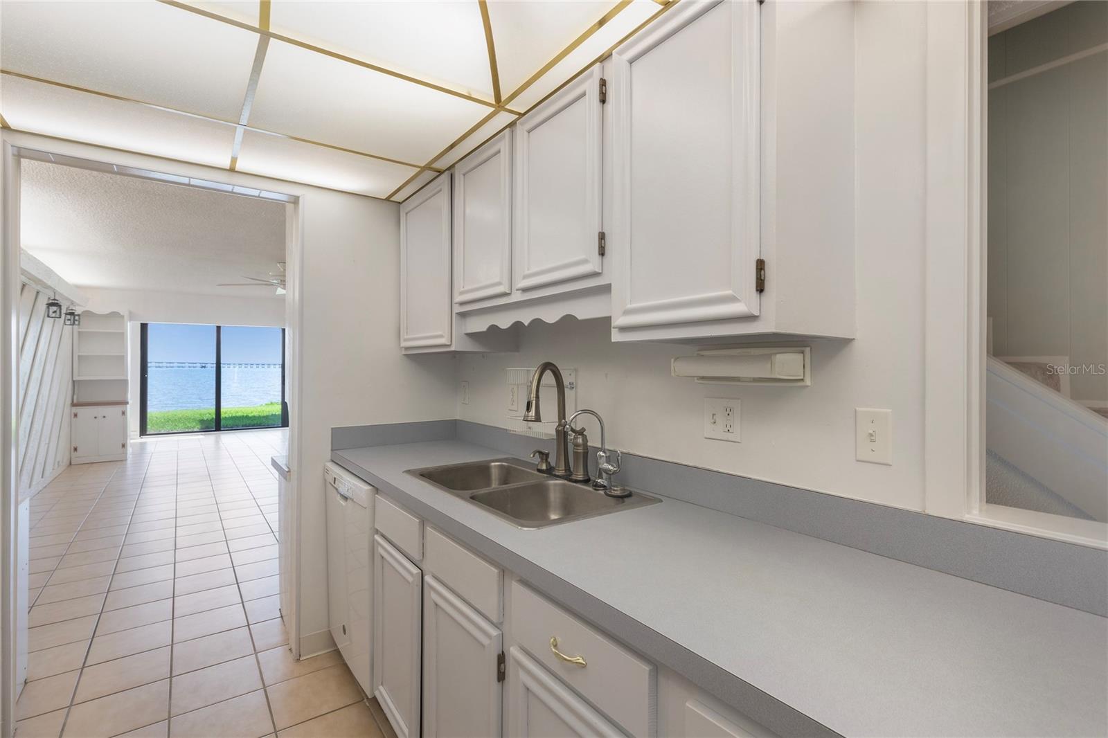 Image 14 of 59 For 2980 Haines Bayshore Road 105