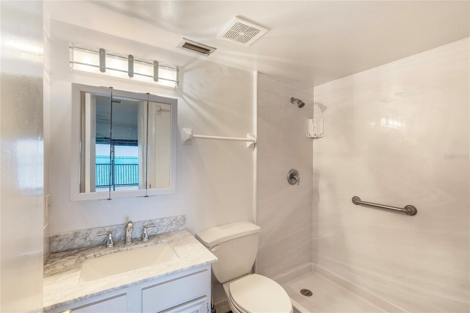 Image 31 of 59 For 2980 Haines Bayshore Road 105