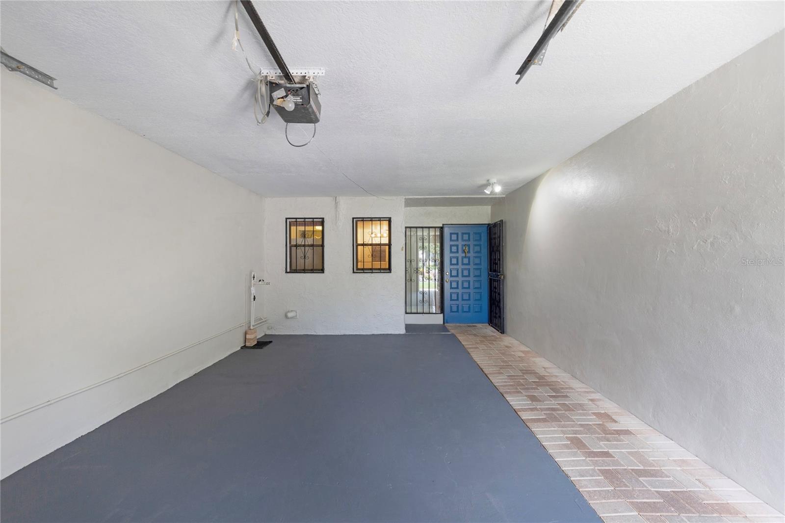 Image 33 of 59 For 2980 Haines Bayshore Road 105