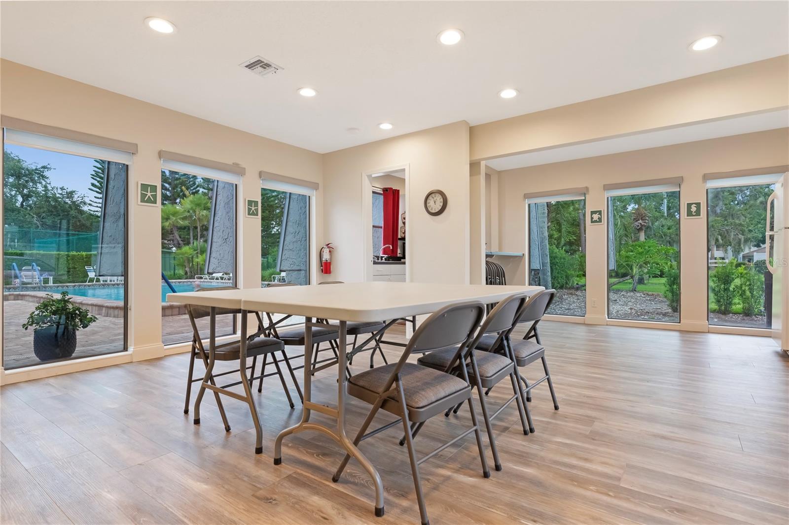 Image 42 of 59 For 2980 Haines Bayshore Road 105