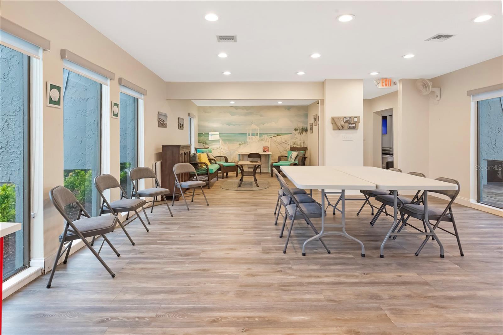 Image 43 of 59 For 2980 Haines Bayshore Road 105