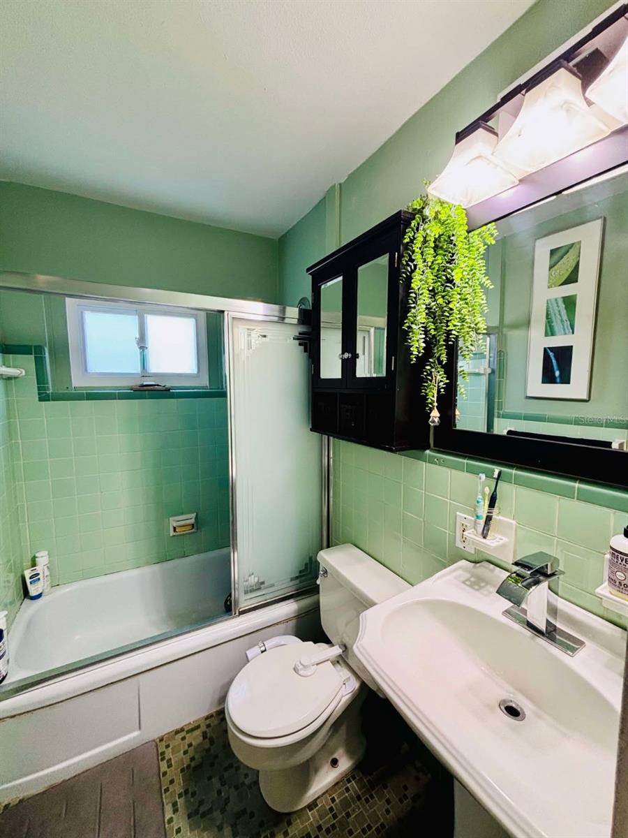 Image 13 of 31 For 3135 33rd Avenue N