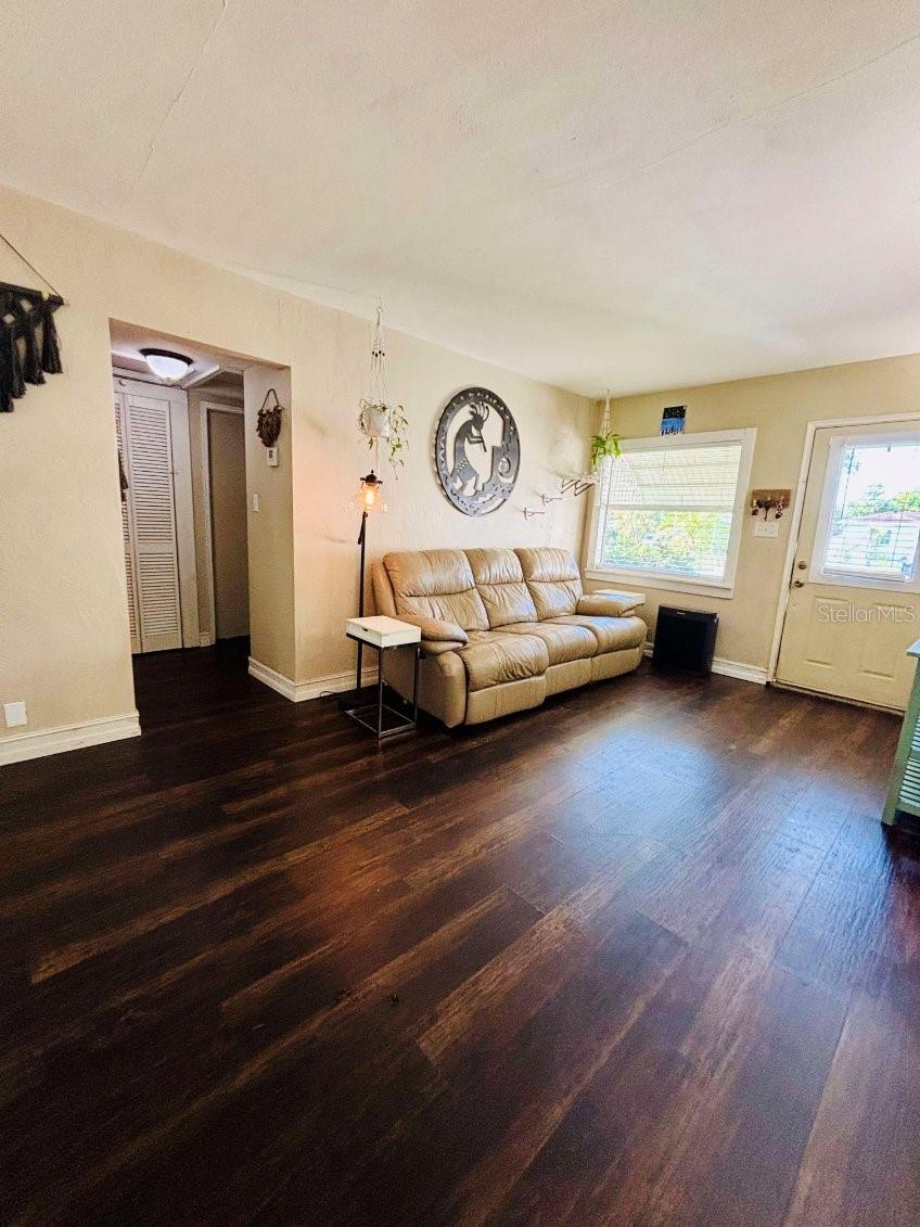 Image 5 of 31 For 3135 33rd Avenue N