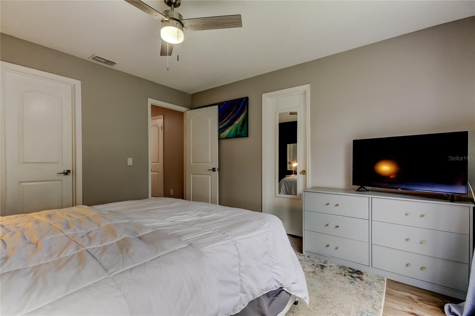 Image 16 of 55 For 9481 Highland Oak Drive 1308