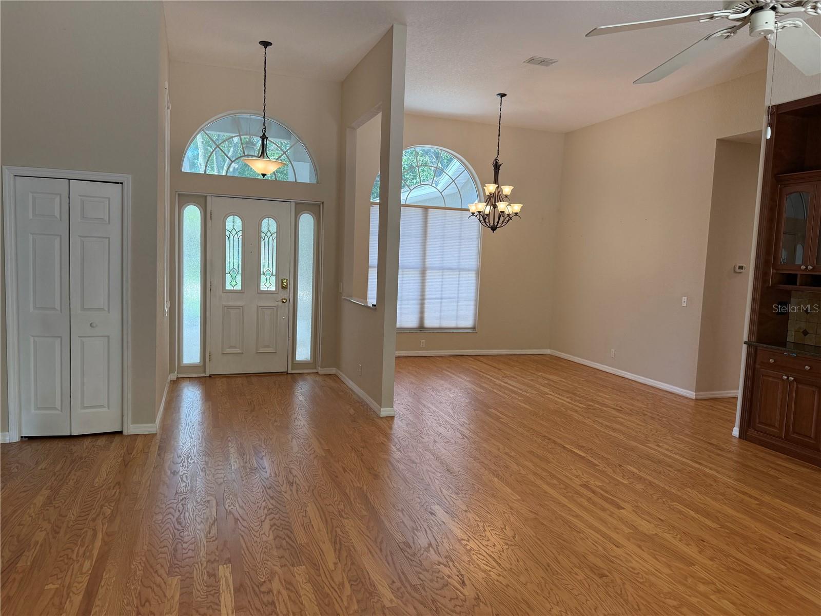 Image 5 of 31 For 2270 Barbara Drive