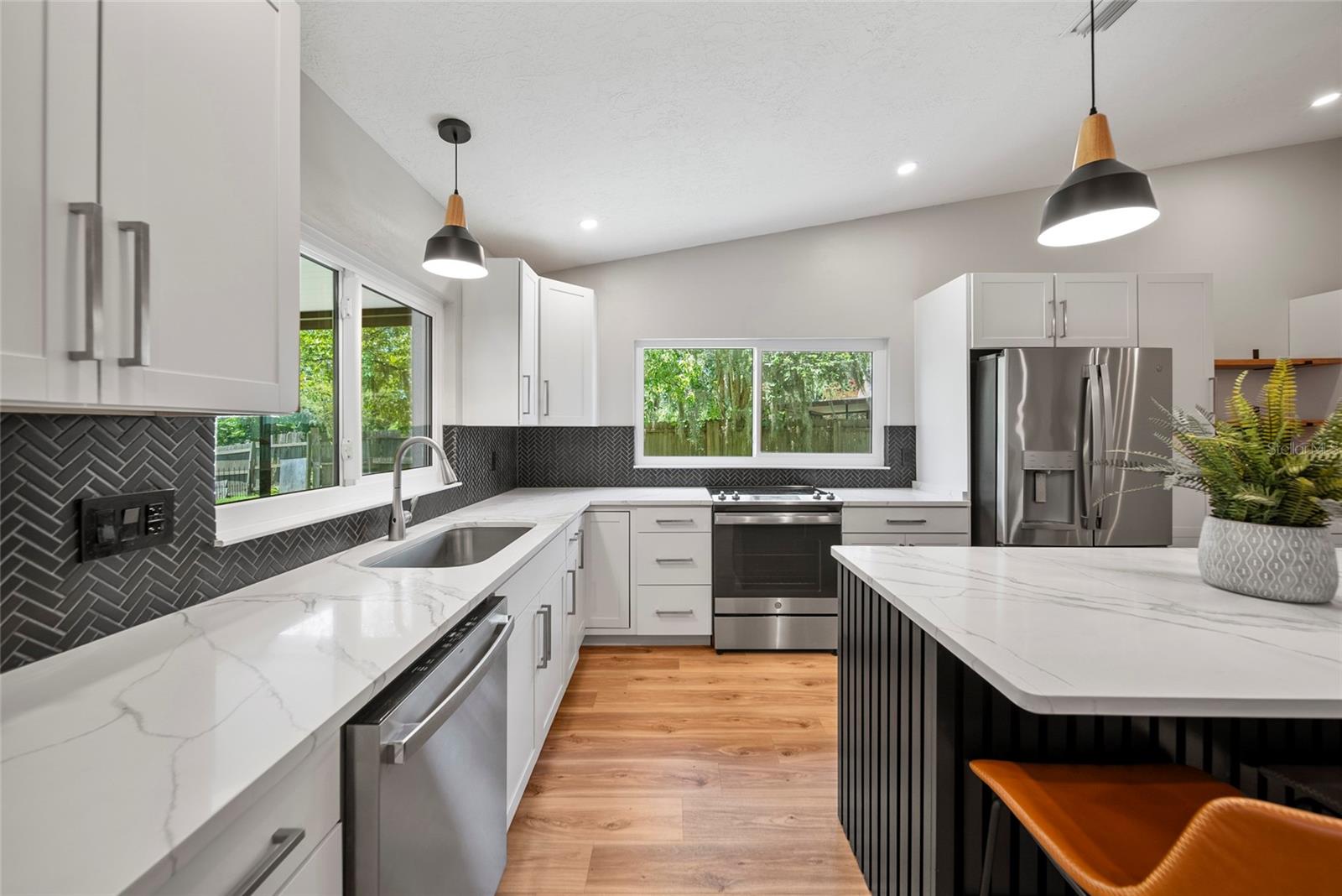 Image 5 of 38 For 4639 Cabbage Palm Drive