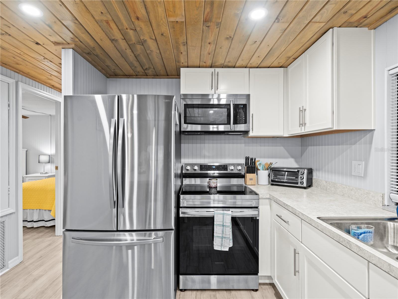 Image 12 of 53 For 6999 Richard Drive