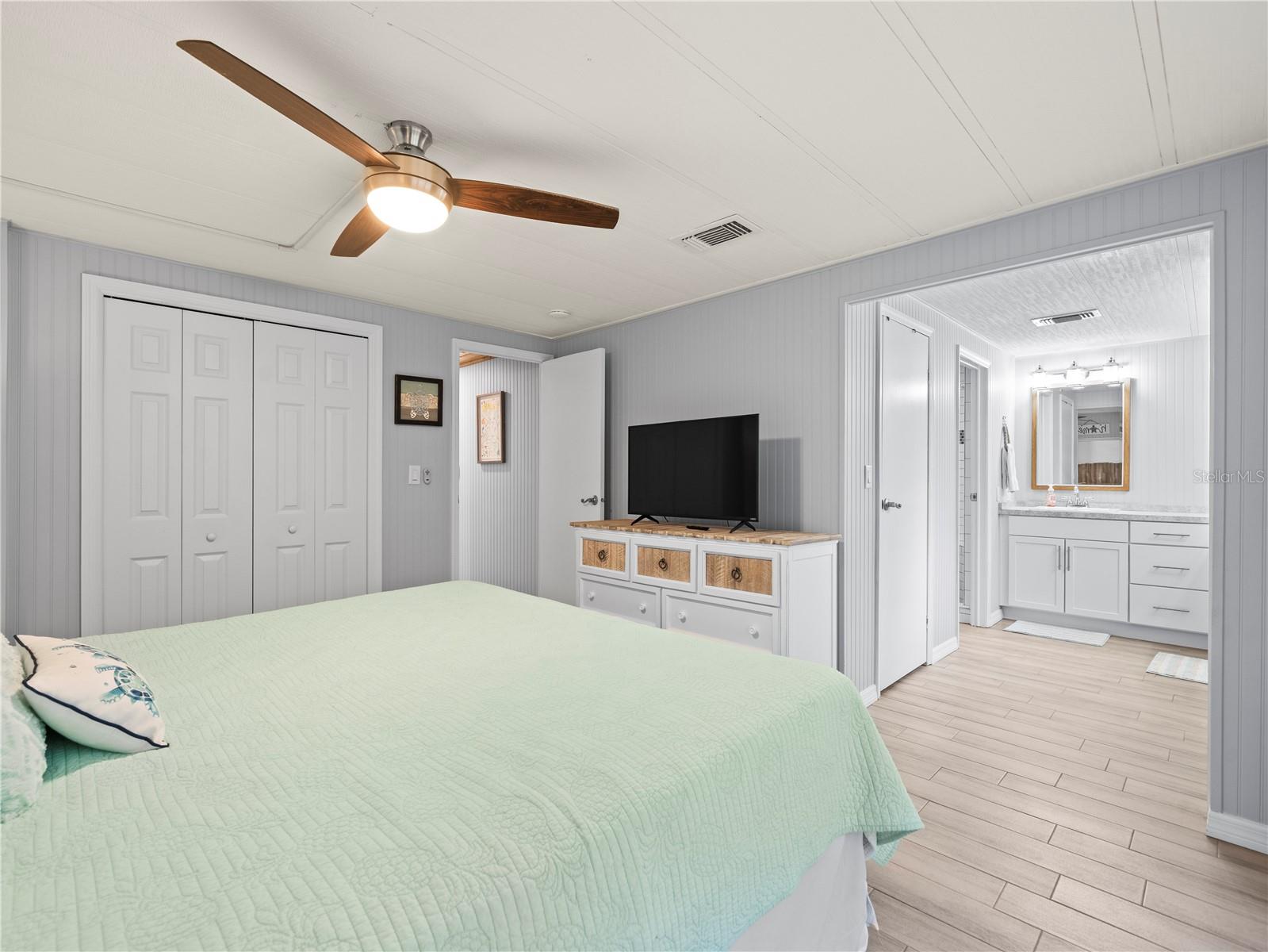 Image 18 of 53 For 6999 Richard Drive