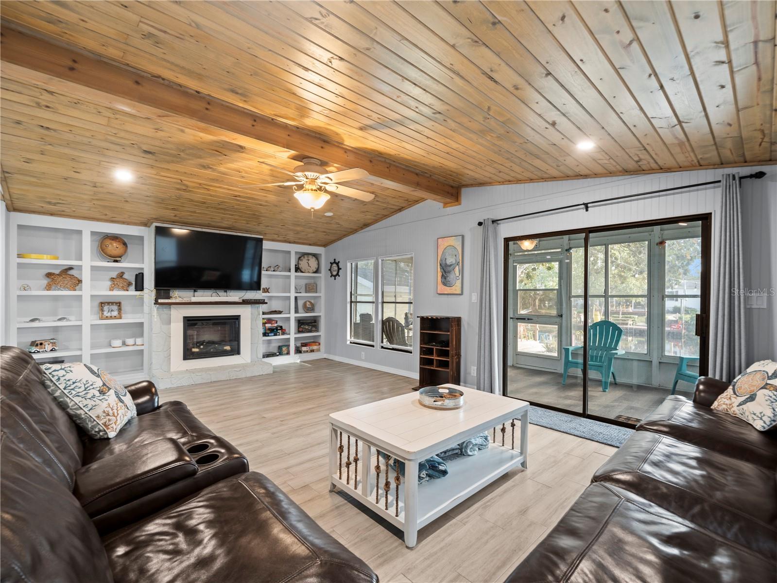Image 7 of 53 For 6999 Richard Drive