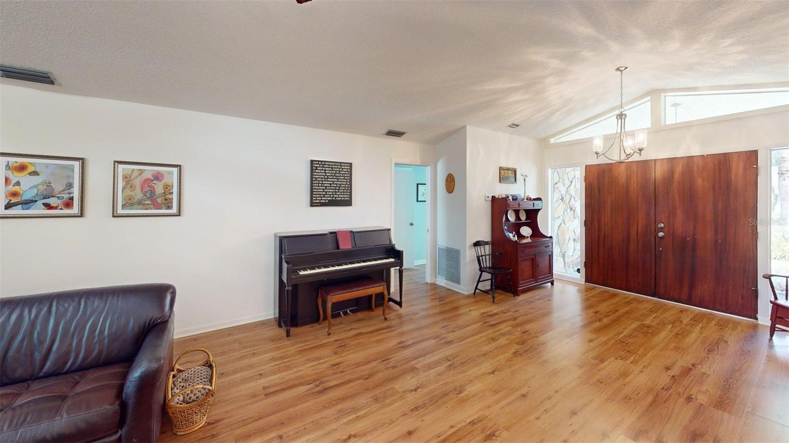 Image 9 of 49 For 2215 Toniwood Lane