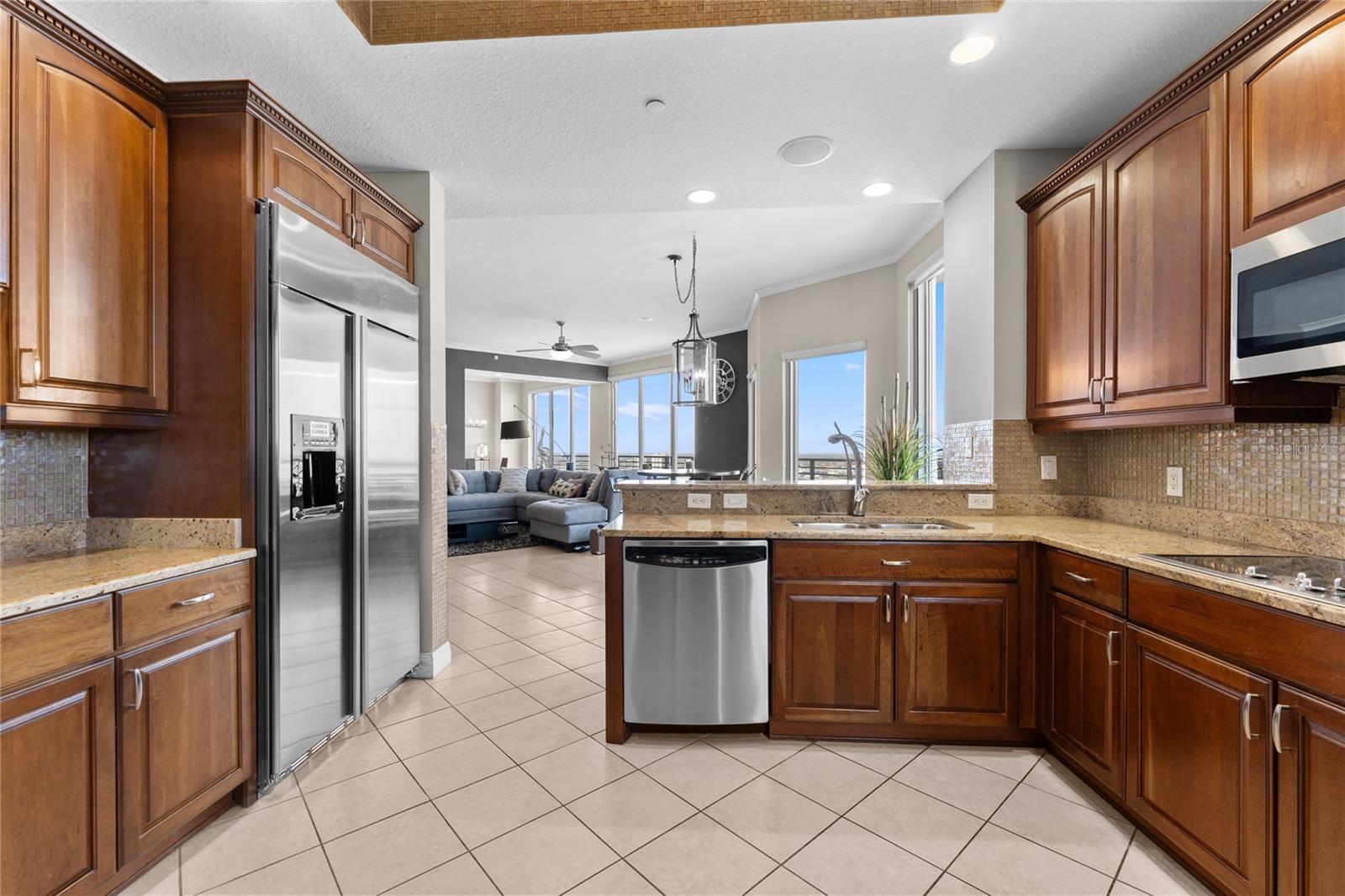 Image 14 of 49 For 1209 Cumberland Avenue 2703