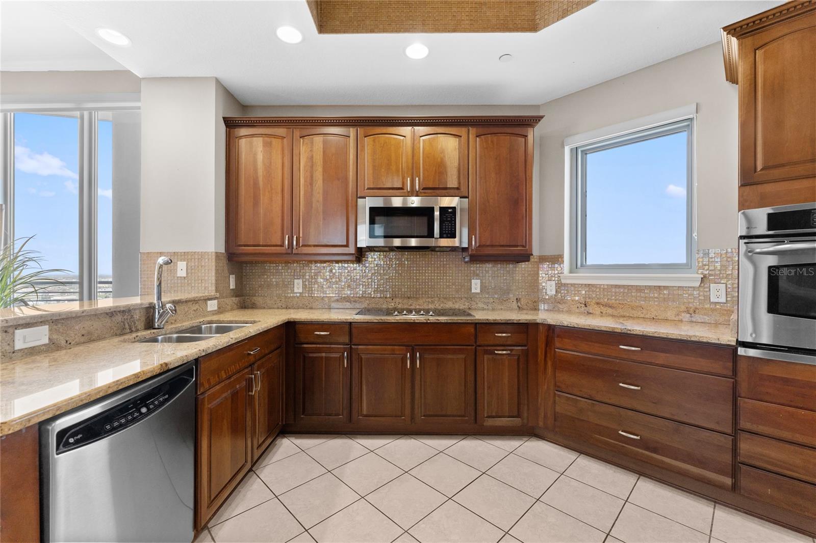 Image 15 of 49 For 1209 Cumberland Avenue 2703