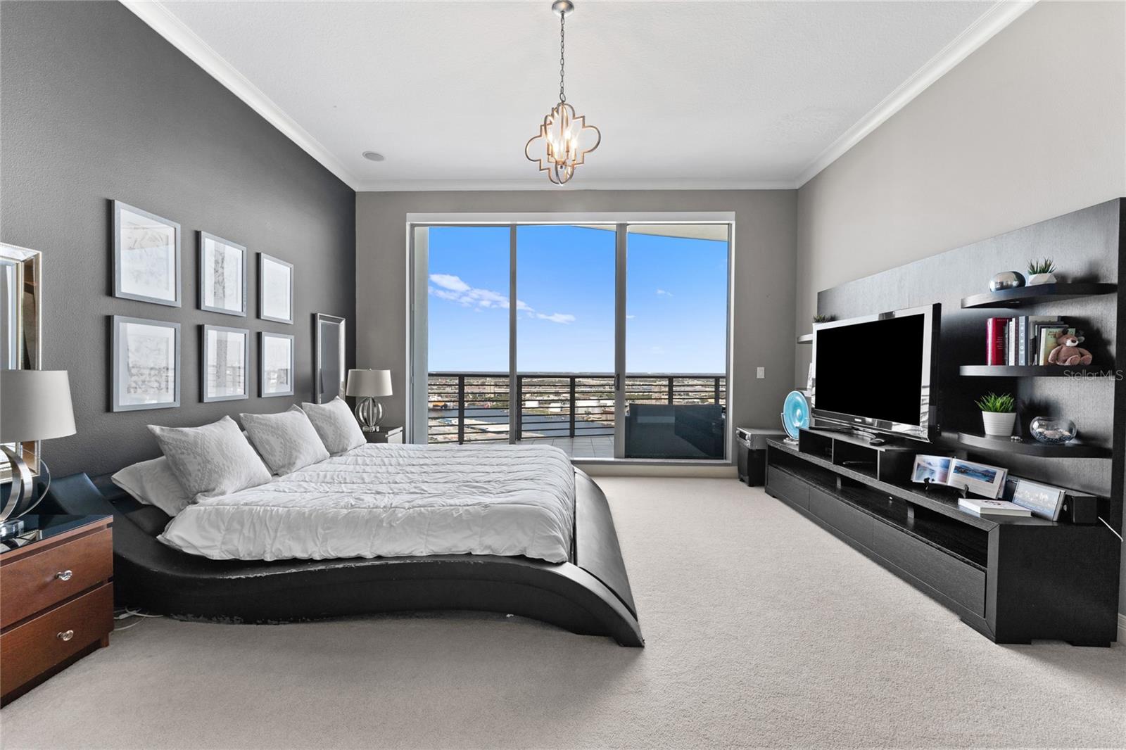 Image 17 of 49 For 1209 Cumberland Avenue 2703