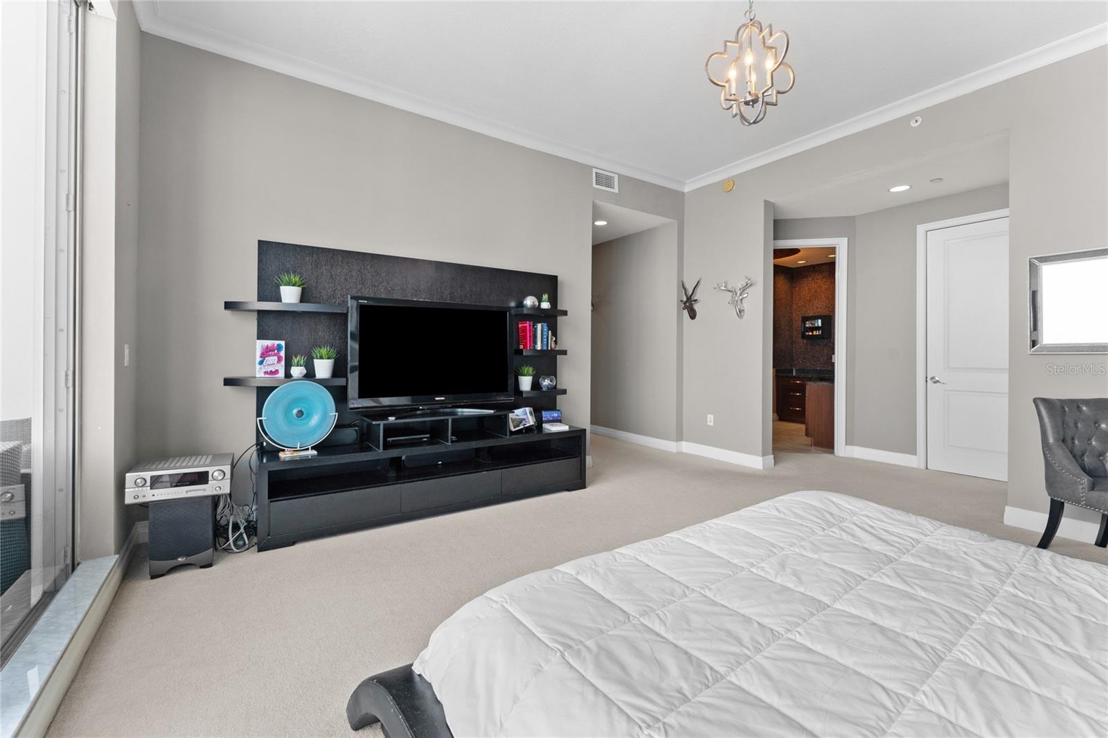 Image 19 of 49 For 1209 Cumberland Avenue 2703