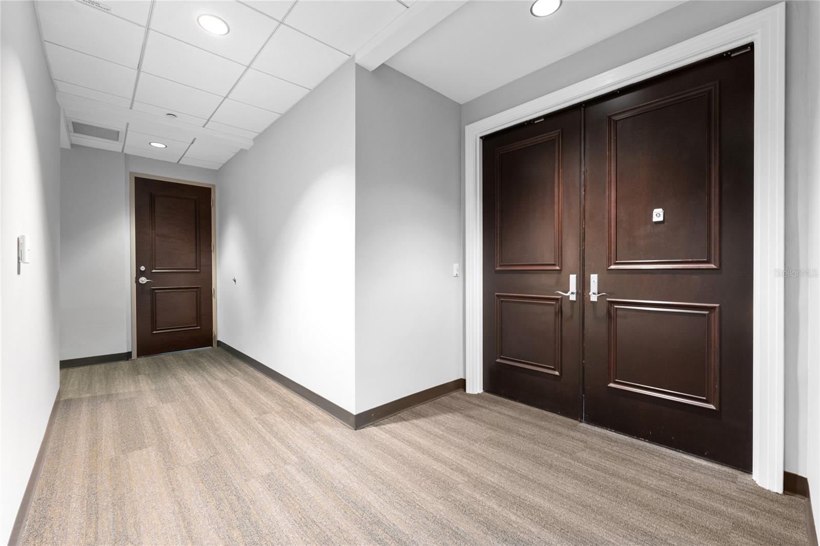 Image 2 of 49 For 1209 Cumberland Avenue 2703