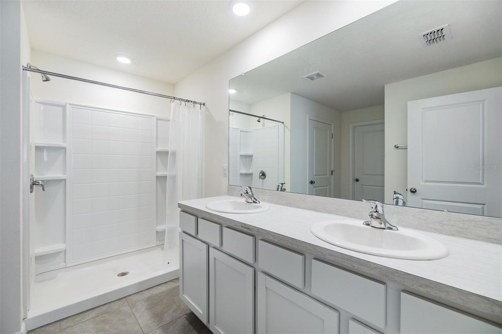 Image 22 of 45 For 13304 Mylion Way