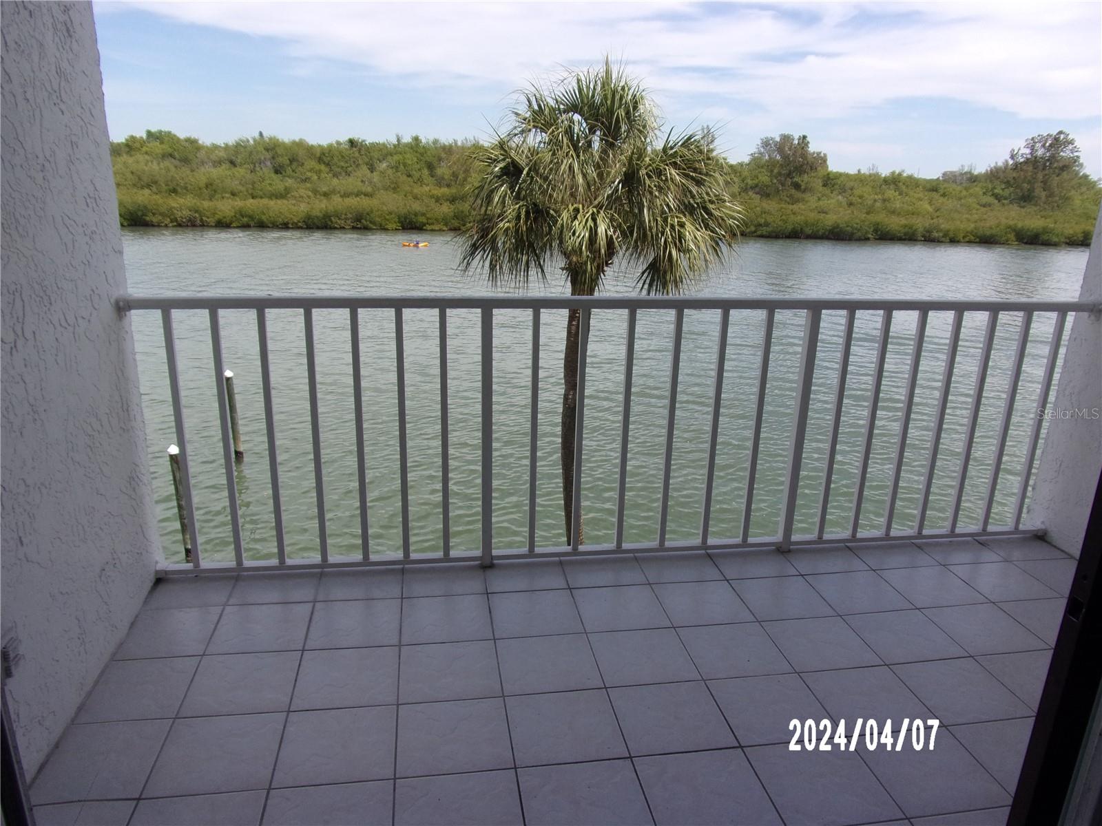 Image 16 of 25 For 18325 Gulf Boulevard 304