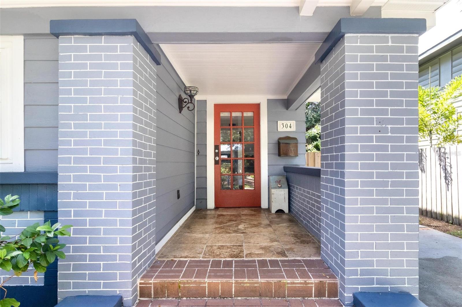 Image 2 of 31 For 304 21st Avenue N