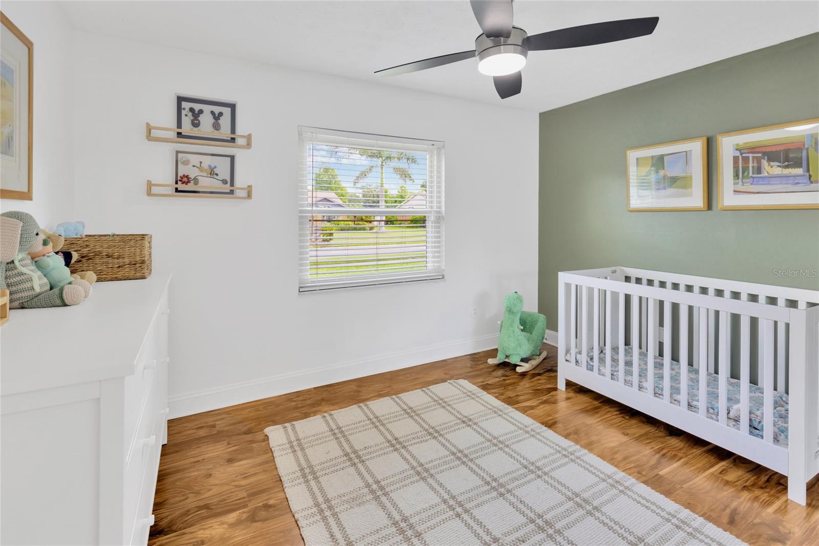 Image 16 of 27 For 10811 Providence Oaks Drive