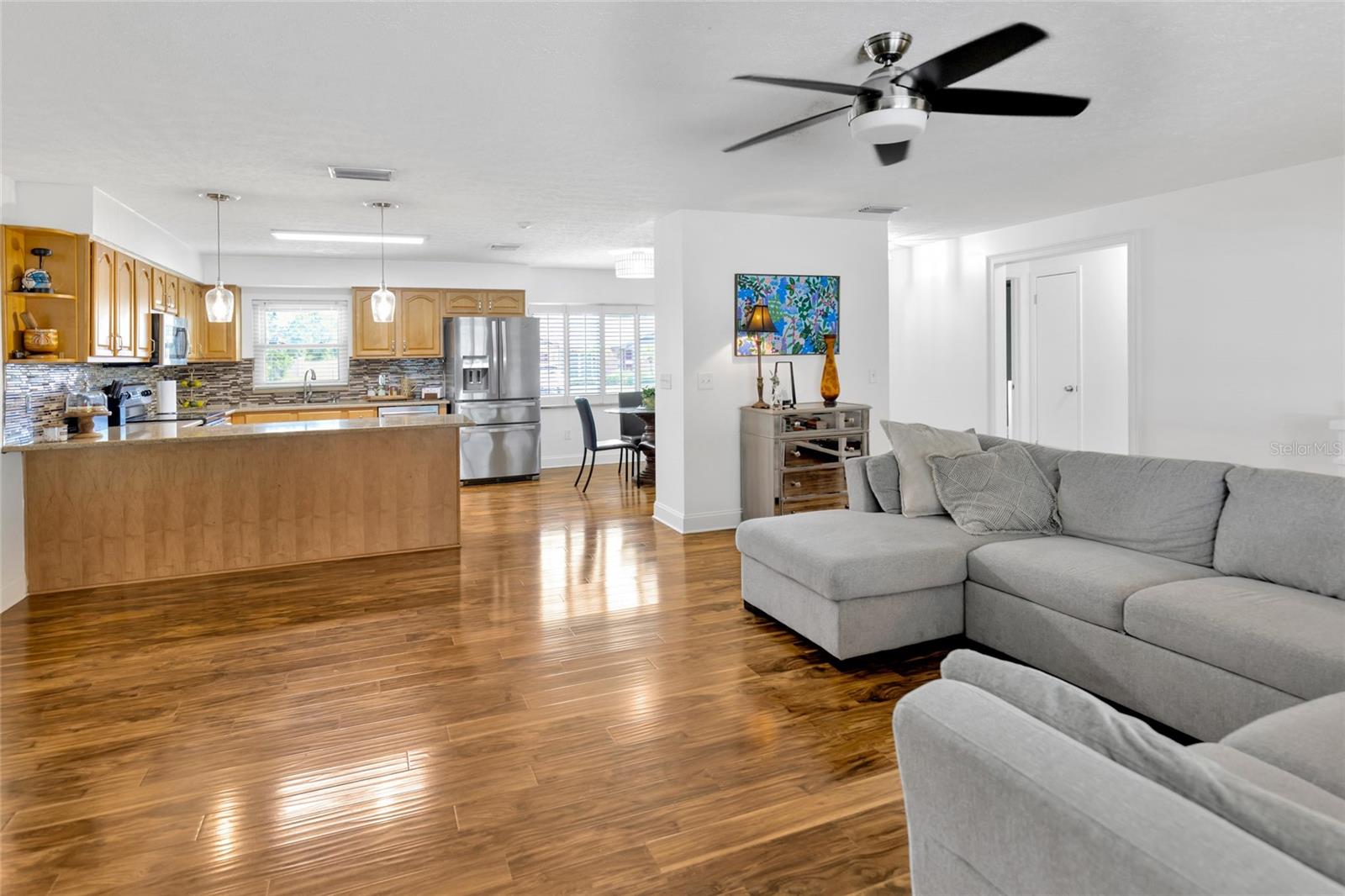Image 7 of 27 For 10811 Providence Oaks Drive
