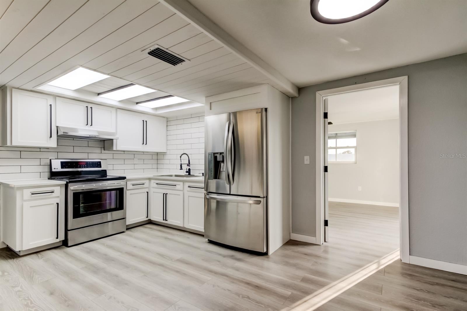 Image 4 of 62 For 7031 Magnolia Valley Drive