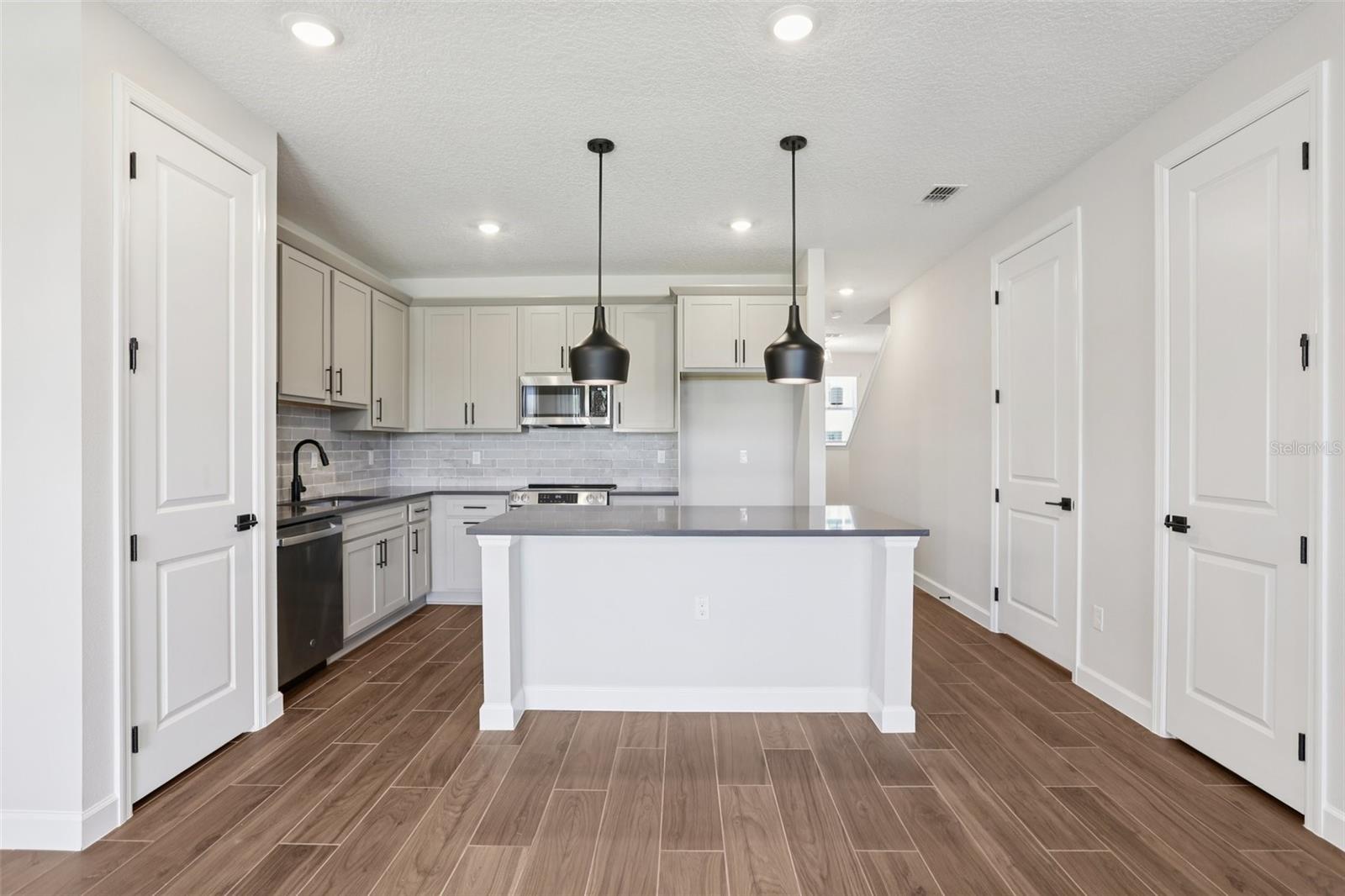 Image 11 of 36 For 7683 Deer Valley Circle