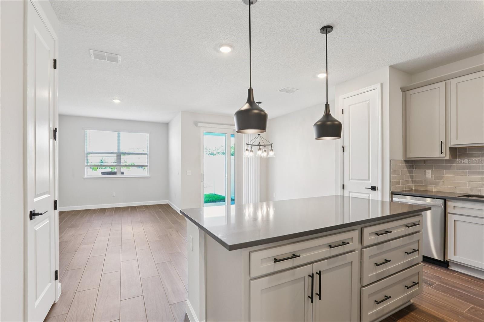 Image 14 of 36 For 7683 Deer Valley Circle