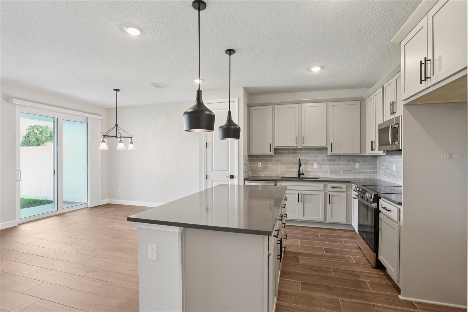 Image 16 of 36 For 7683 Deer Valley Circle