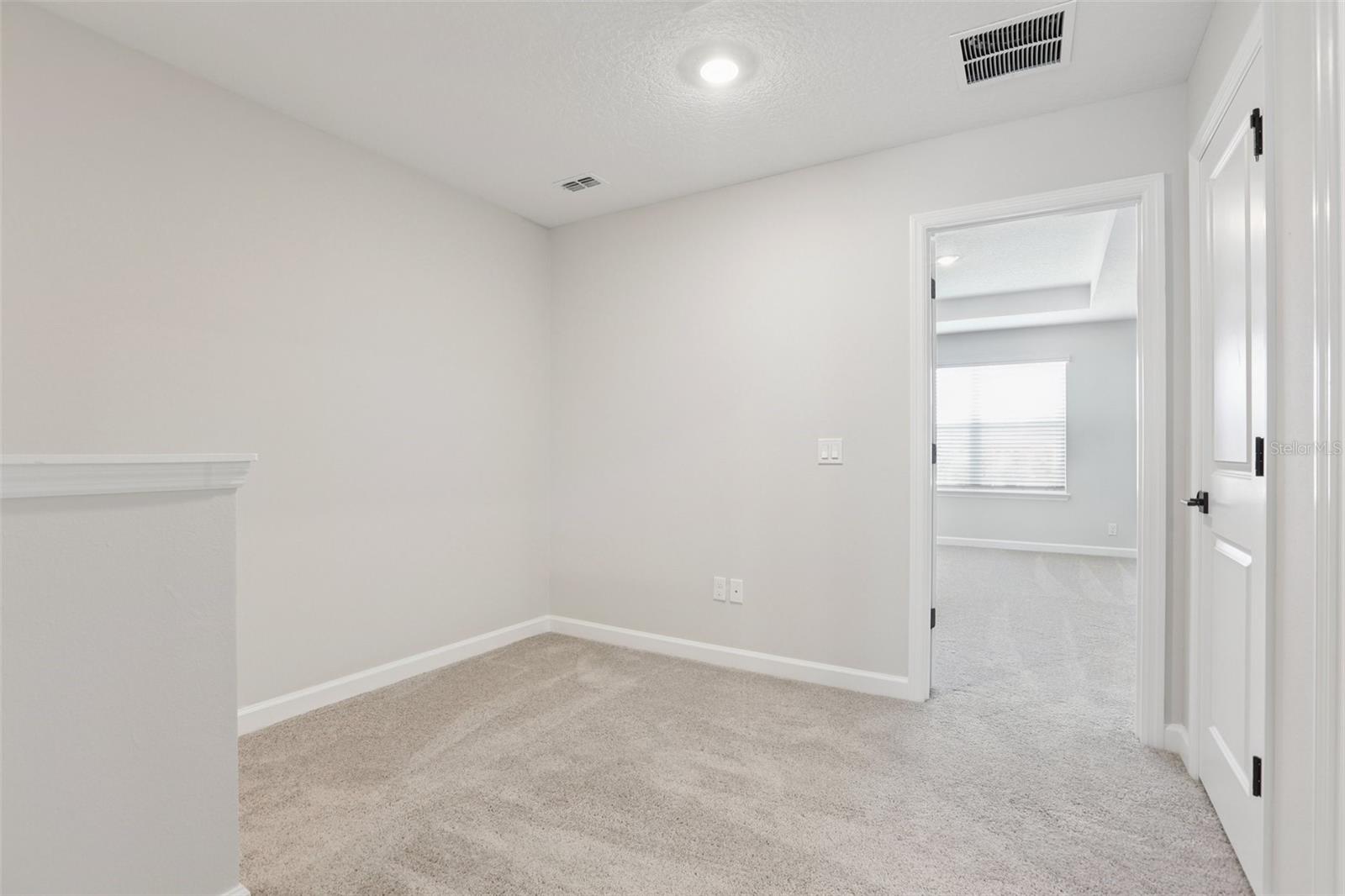 Image 20 of 36 For 7683 Deer Valley Circle
