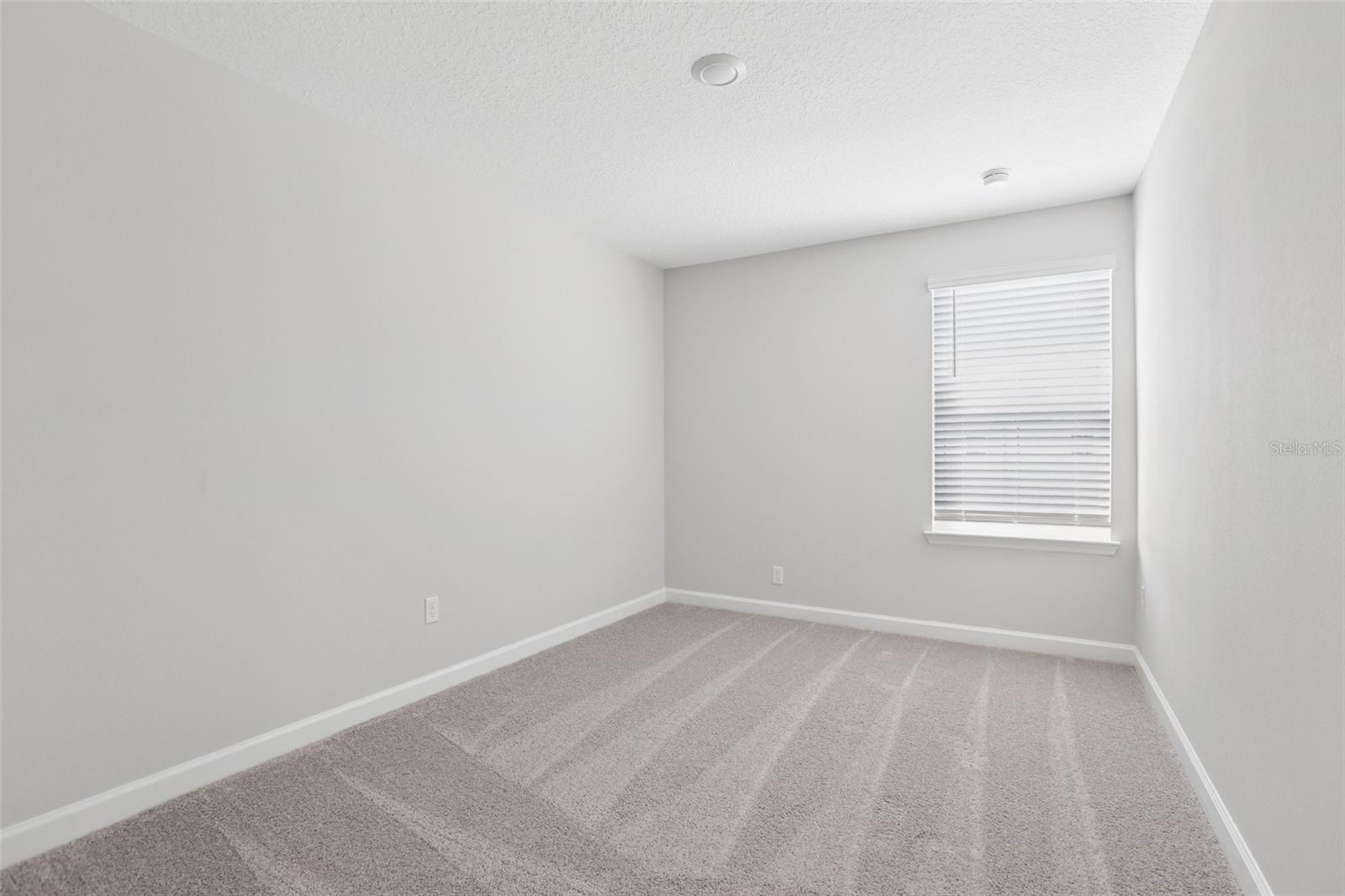 Image 26 of 36 For 7683 Deer Valley Circle