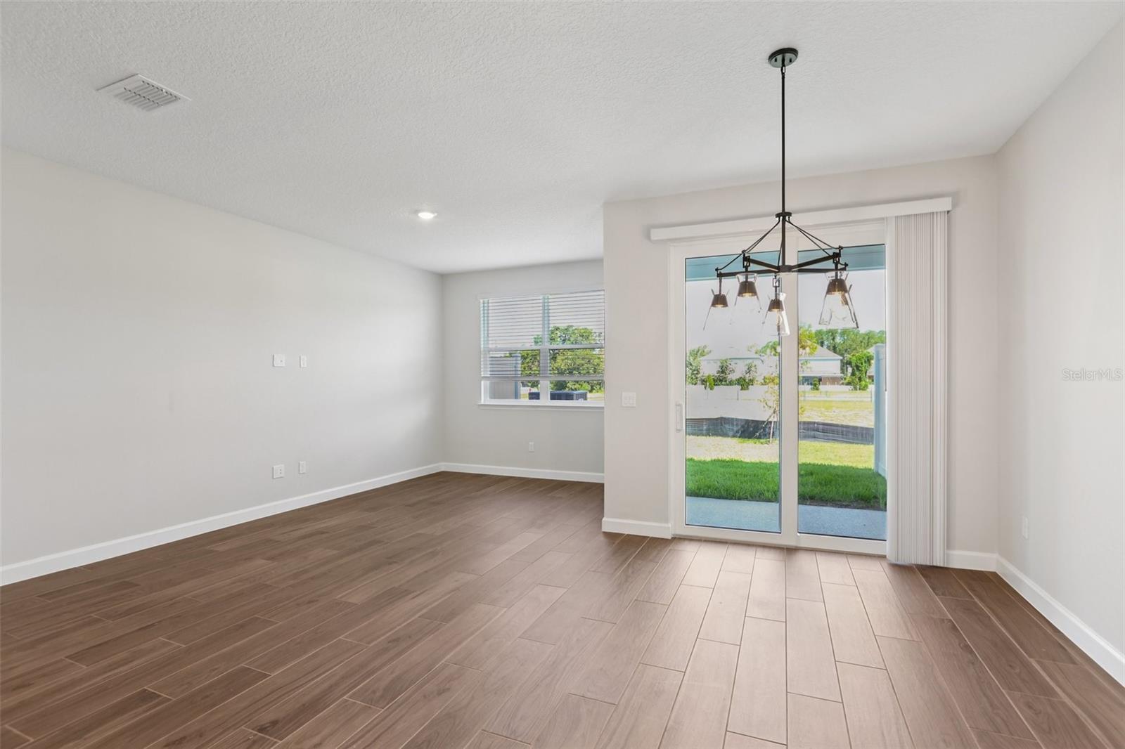 Image 4 of 36 For 7683 Deer Valley Circle