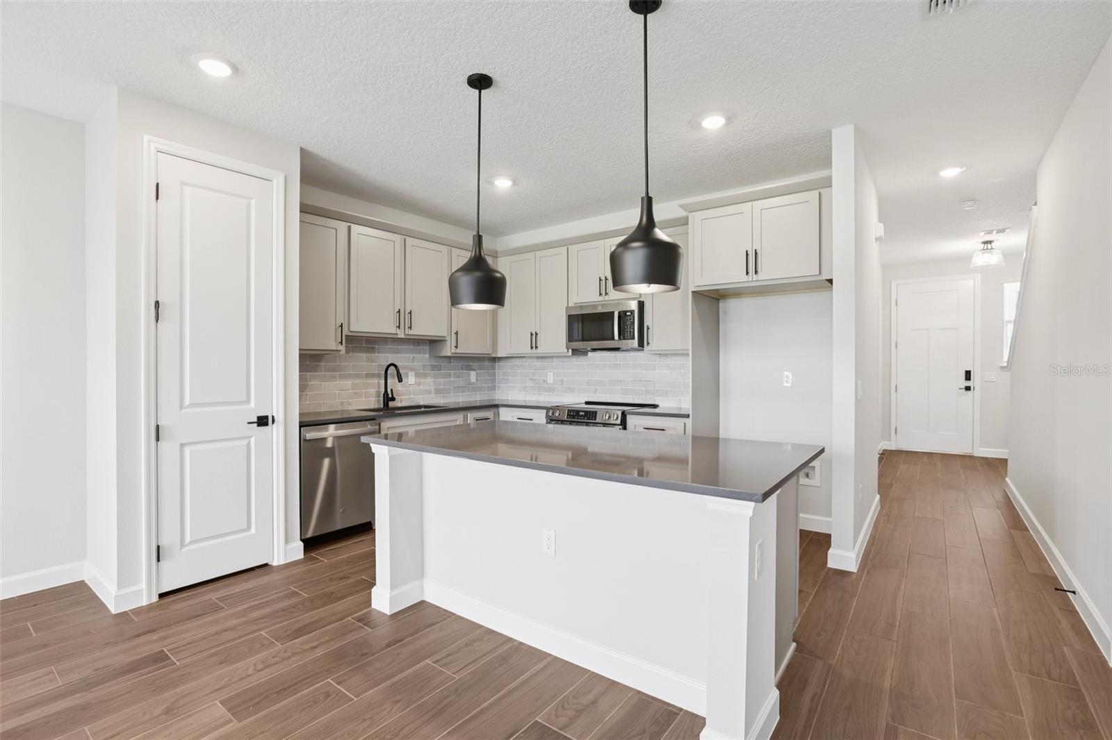 Image 8 of 36 For 7683 Deer Valley Circle