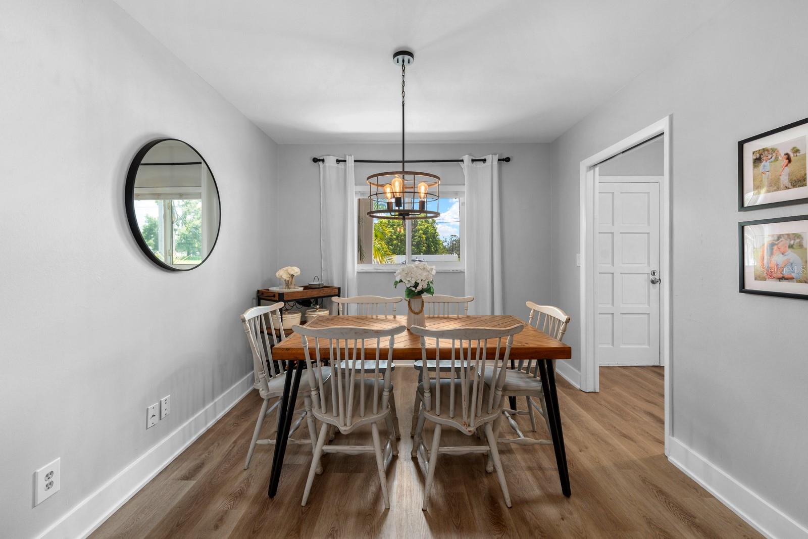 Image 10 of 29 For 2307 Kingsway Road