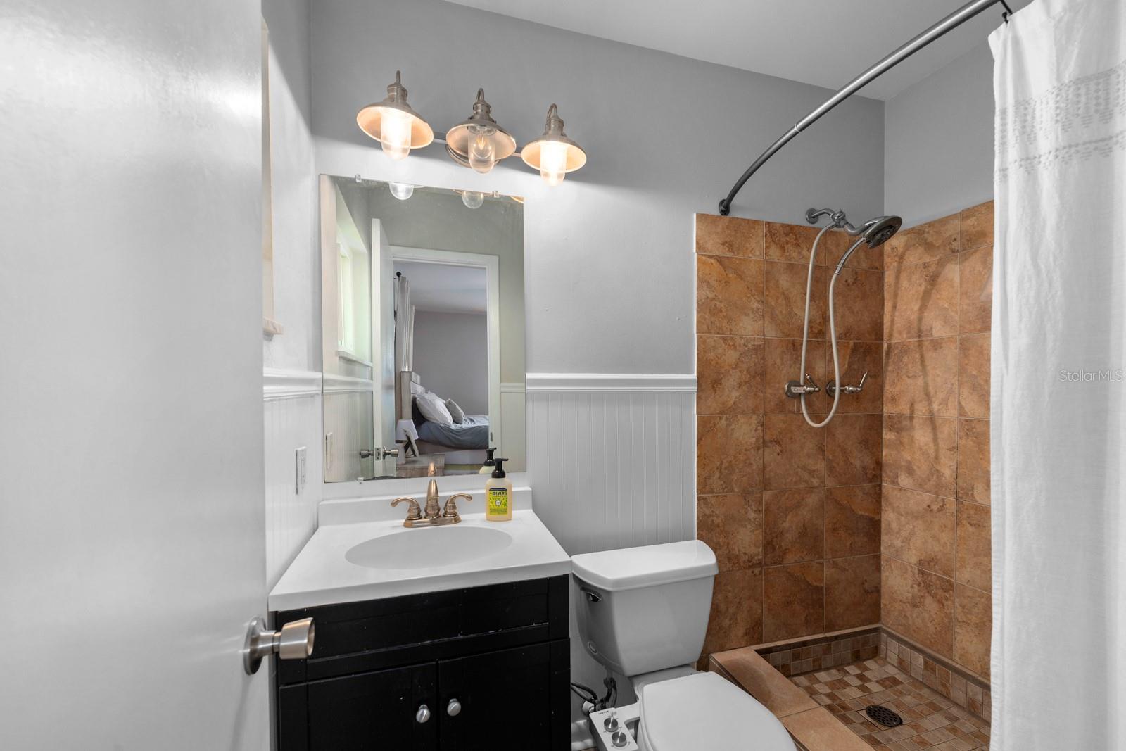 Image 19 of 29 For 2307 Kingsway Road