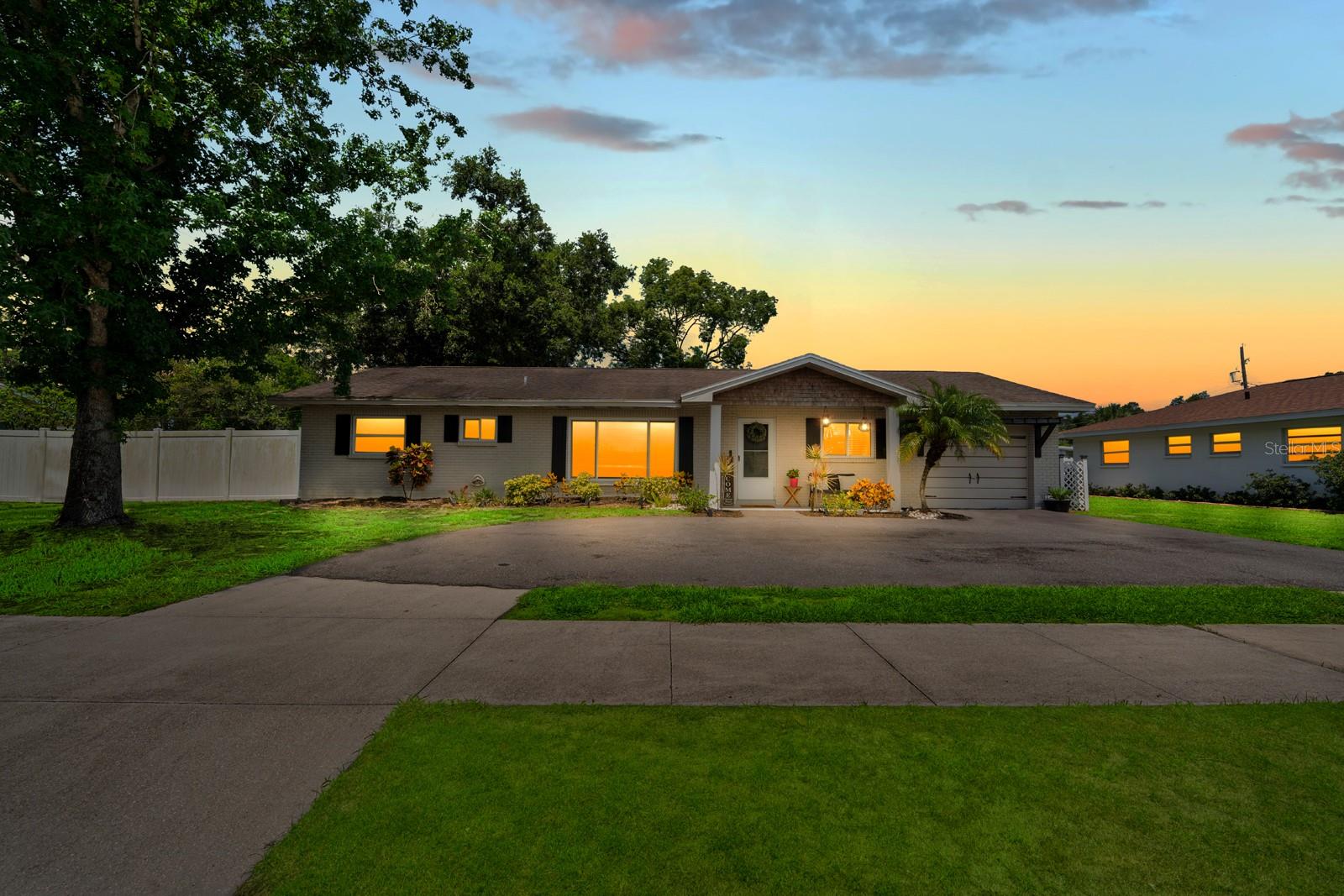 Image 7 of 29 For 2307 Kingsway Road