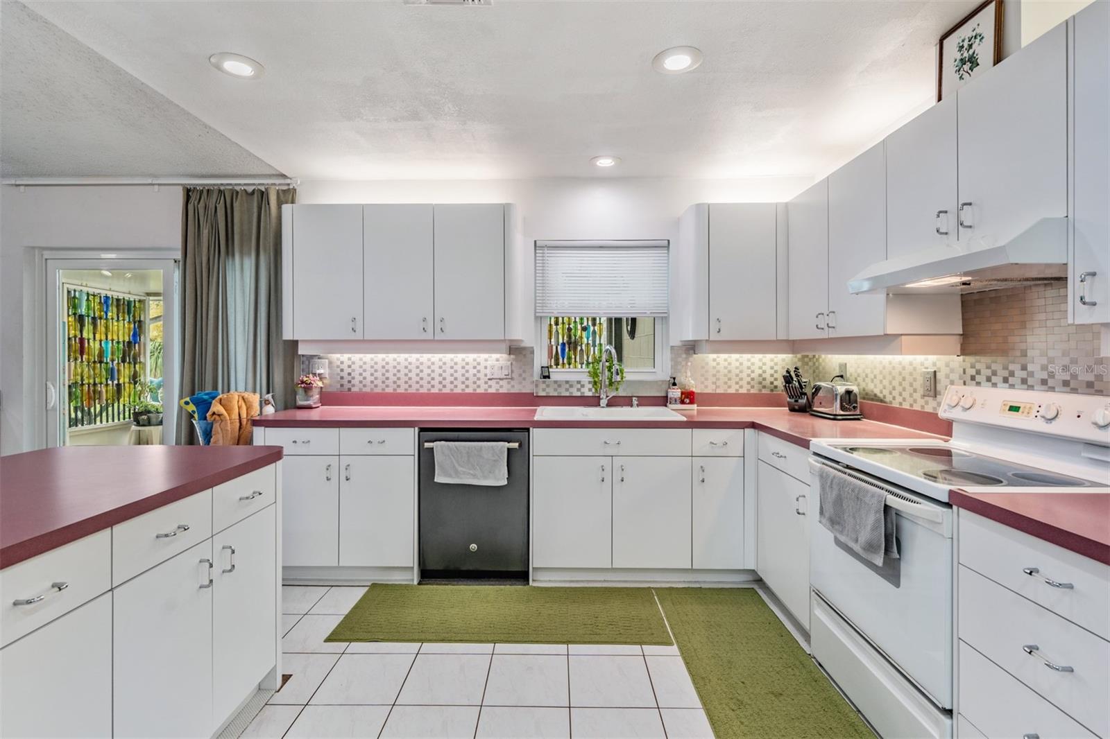 Image 10 of 39 For 1810 Orange Hill Drive