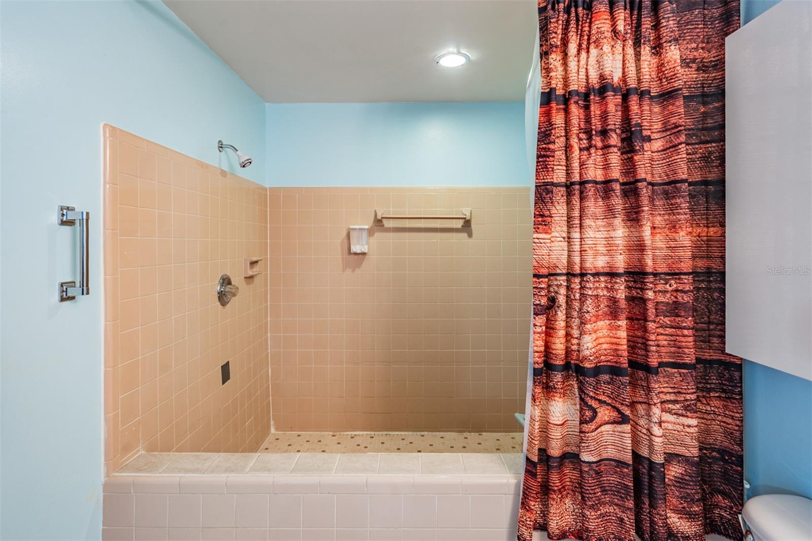 Image 18 of 39 For 1810 Orange Hill Drive