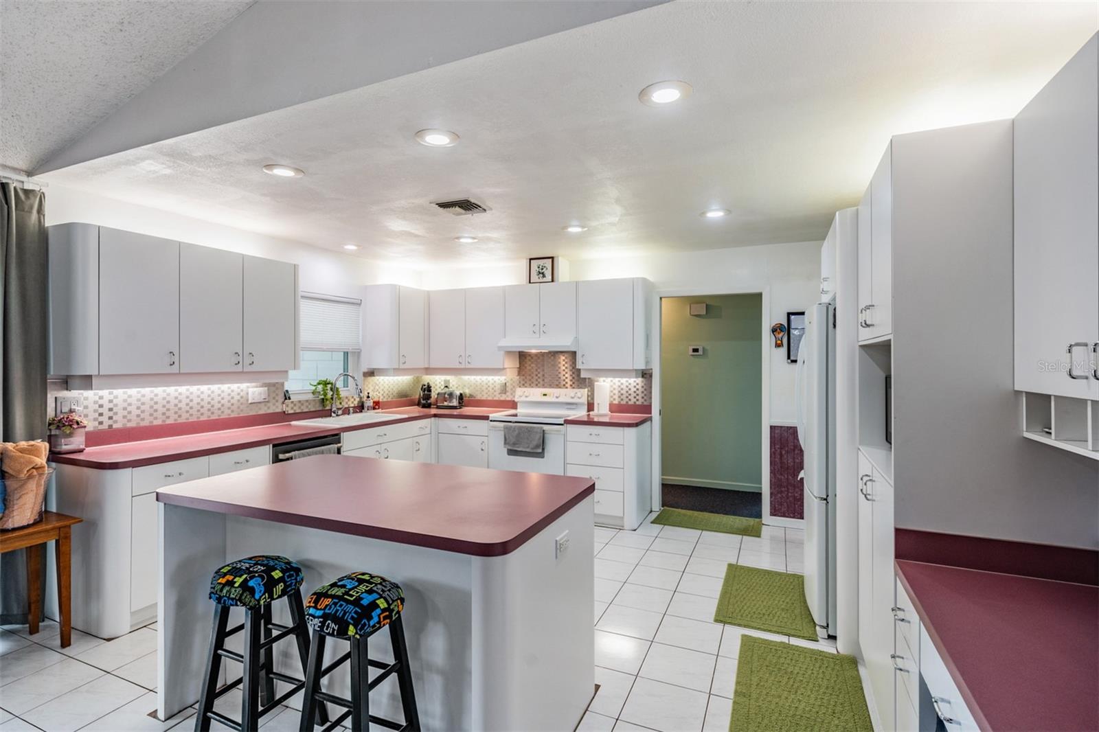 Image 8 of 39 For 1810 Orange Hill Drive