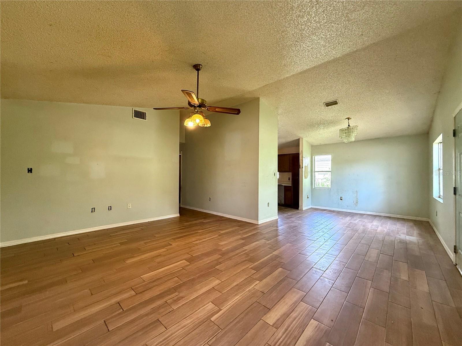 Image 7 of 20 For 2800 13th Avenue N