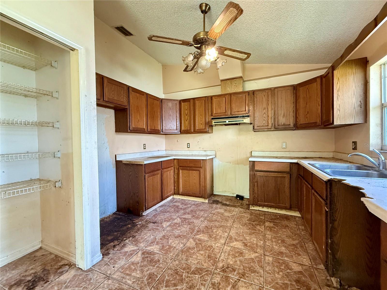Image 9 of 20 For 2800 13th Avenue N